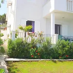 Sea Star Apartman Sutivan