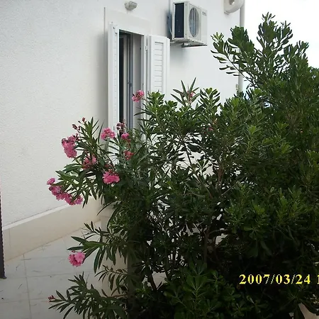 Sea Star Apartment Sutivan