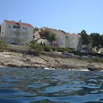 Apartment Sea Star Sutivan